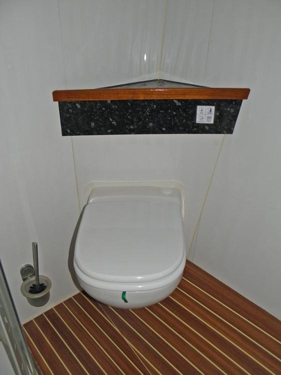 Aft cabin, Accommodation